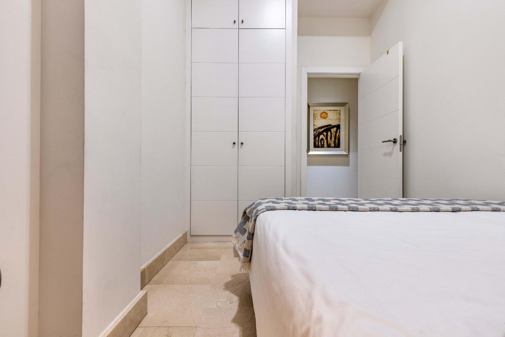 Echegaray En Apartament Madryt