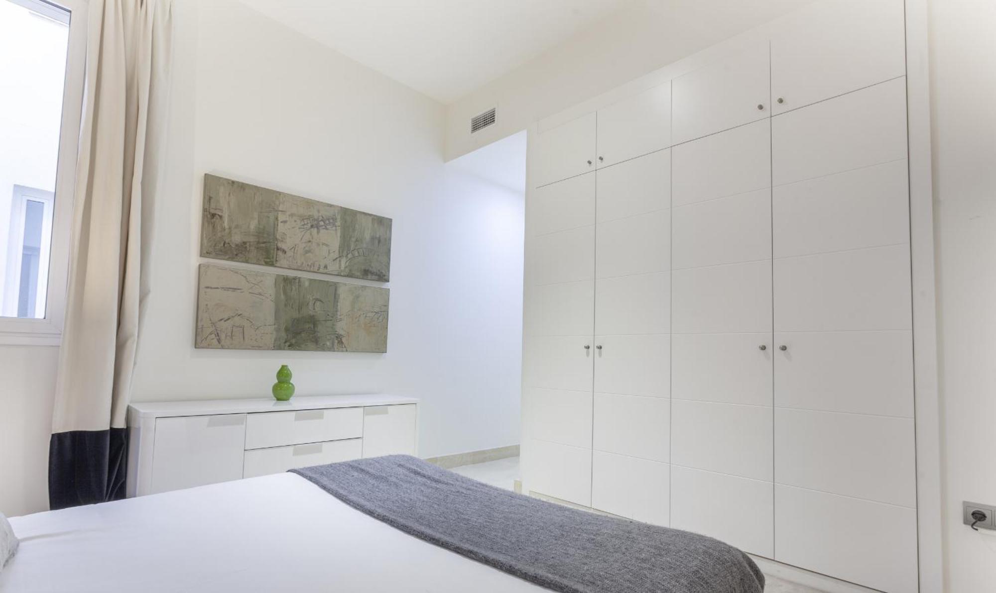 Echegaray En Apartament Madryt
