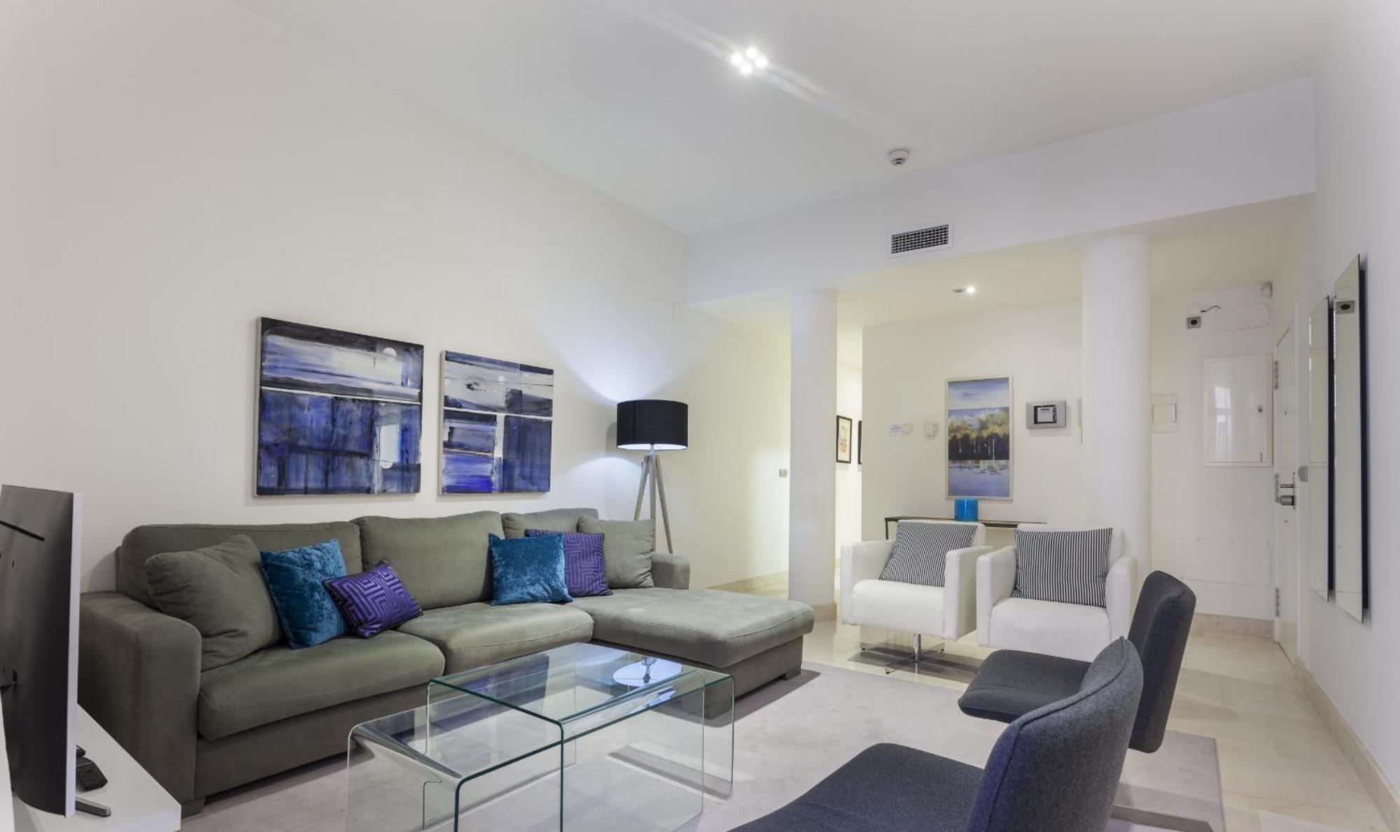 Echegaray En Apartament Madryt