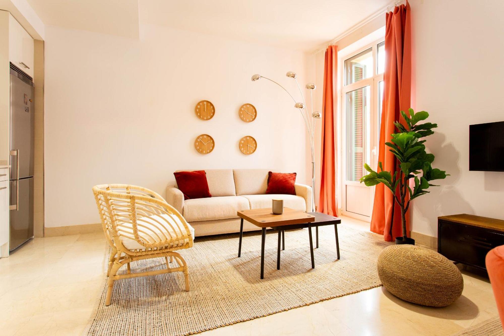 Mit House Echegaray I En *